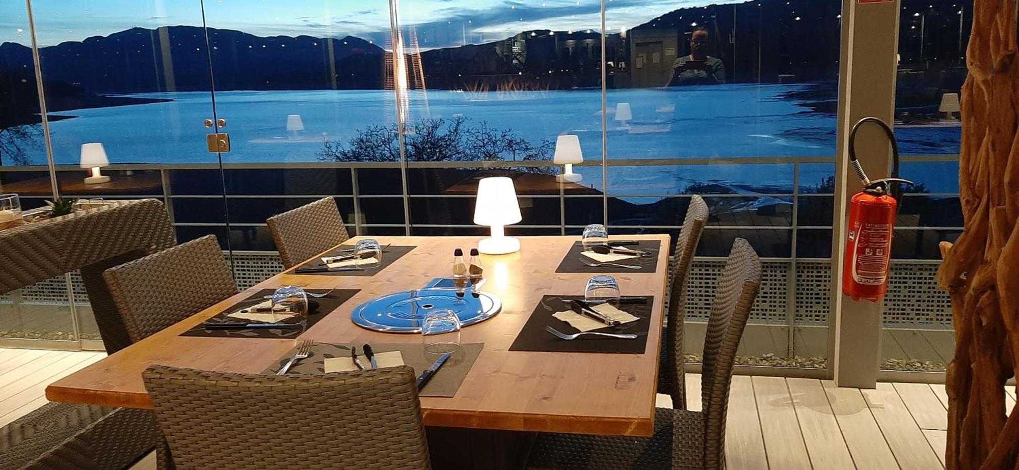 Hotel Les Flots Bleus サヴィーヌ・ル・ラック エクステリア 写真